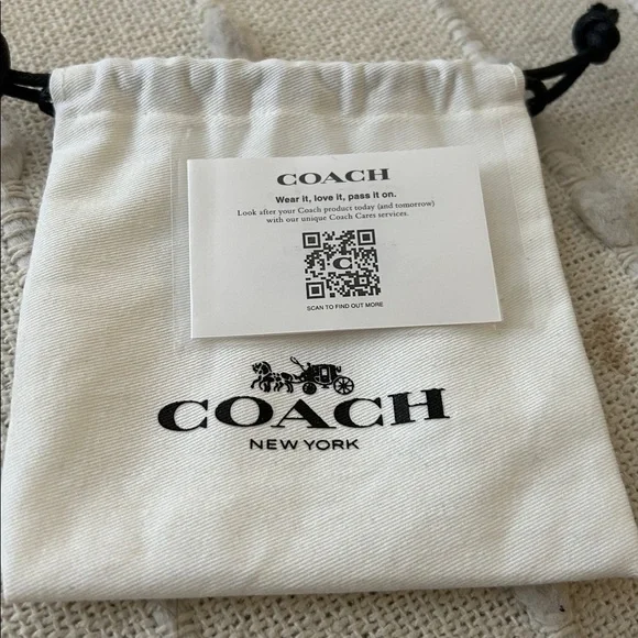 Coach Chunky Signature Chain Link Necklace With Light Pink Rhinestones. - Picture 6 of 6